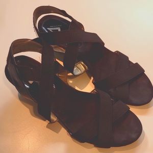 Black elastic wedge sandals
